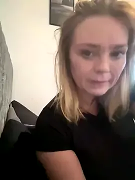 Offline Star-36 on StripChat