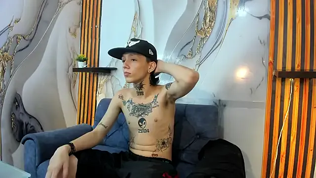 Offline StraightBoy_Nick on StripChat