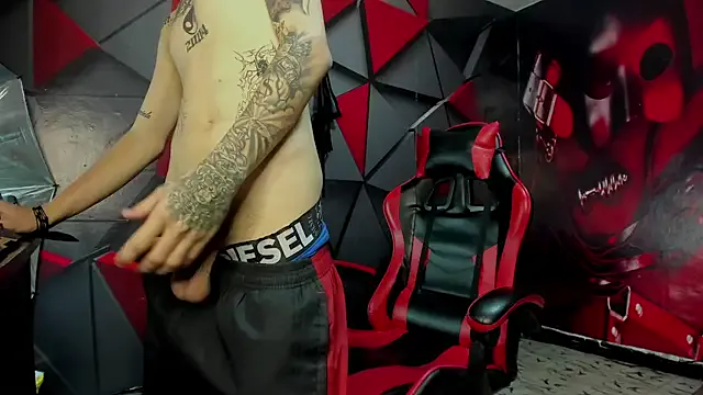 Offline StraightBoy_Nick on StripChat