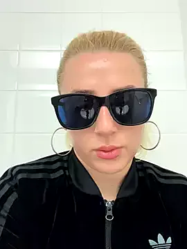 Offline Strongqueen on StripChat