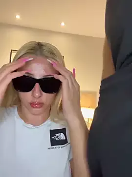 Offline Strongqueen on StripChat