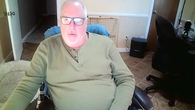 Offline superbearboss on StripChat