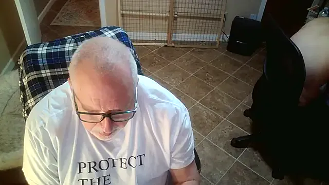 Offline superbearboss on StripChat