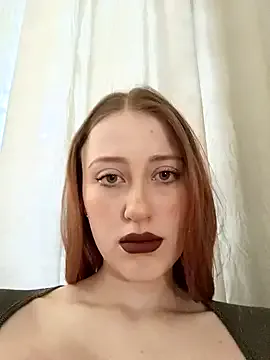 Offline Susiee_Redd on StripChat