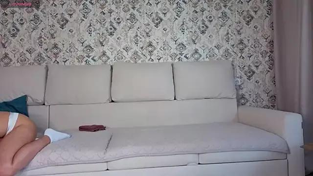 sweeetgirls2021 from StripChat