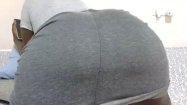 sweetelle09 from StripChat