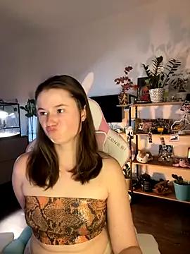 sweetest_pie from StripChat