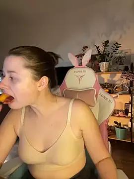 sweetest_pie from StripChat