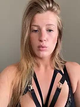 Sweety_Foxy69 from StripChat