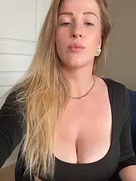 Sweety_Foxy69 from StripChat