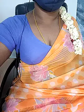Tamil-hotwife on StripChat