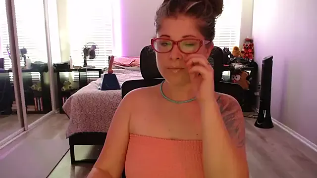 Offline TheLenaAdams on StripChat