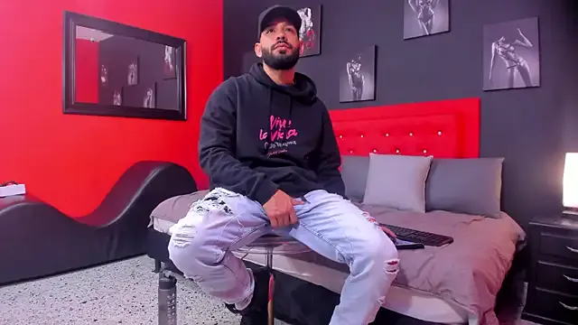 Offline Thiagogomez on StripChat