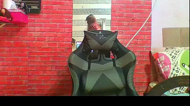 Freechat Thifanydotada on StripChat