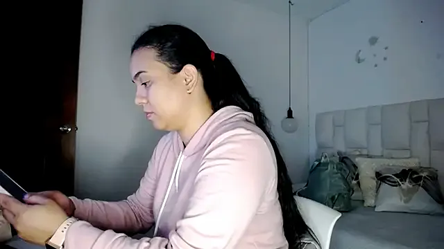 Offline tiffany__pink on StripChat