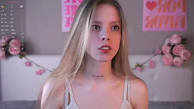 Offline TiffinyMergist on StripChat