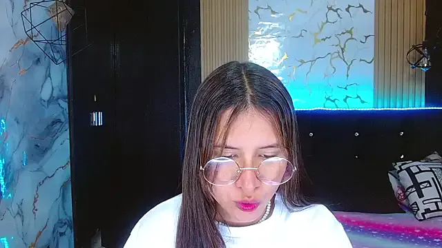 tinibunny on StripChat