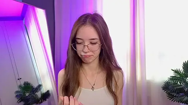 Private tinyanie on StripChat