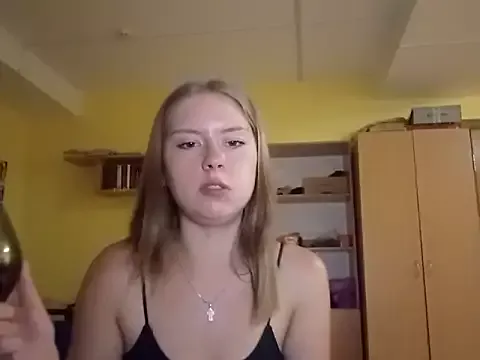 Offline Tomyris_yuki on StripChat