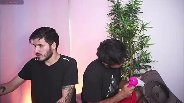 Offline Tony_Wylie on StripChat