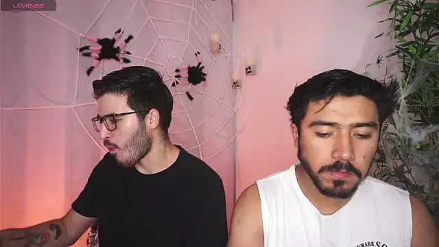 Offline Tony_Wylie on StripChat