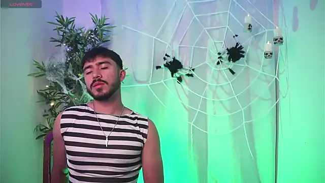 Offline Tony_Wylie on StripChat