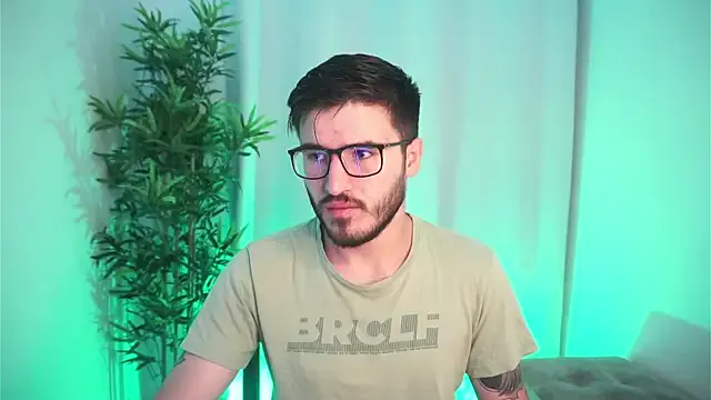 Offline Tony_Wylie on StripChat