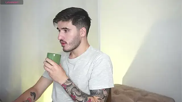 Offline Tony_Wylie on StripChat