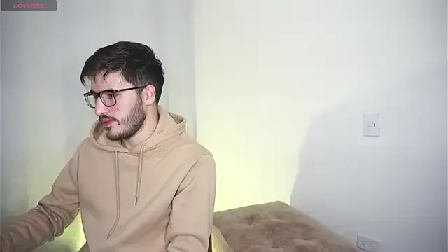 Offline Tony_Wylie on StripChat