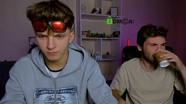 Offline travis_wolf_ on StripChat