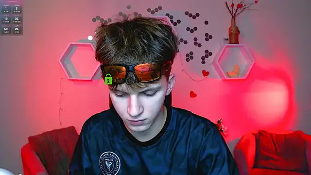 Offline travis_wolf_ on StripChat