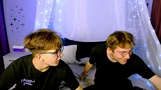 Offline travis_wolf_ on StripChat