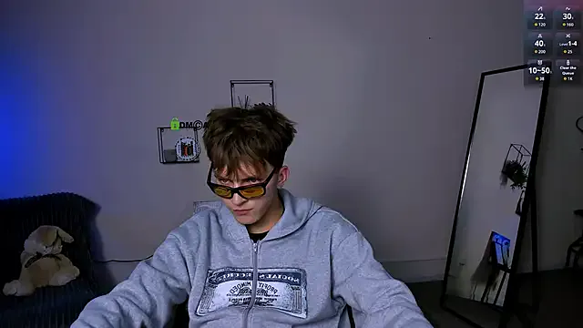 Offline travis_wolf_ on StripChat