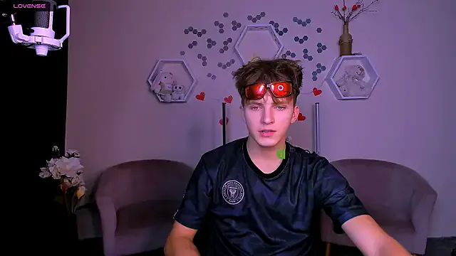 Offline travis_wolf_ on StripChat