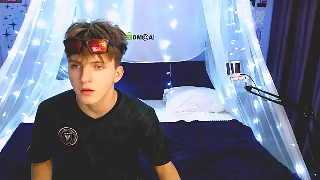 Offline travis_wolf_ on StripChat