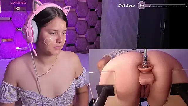 Offline Trianna__ on StripChat