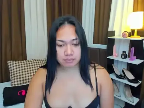 Freechat TsUncutKaren on StripChat