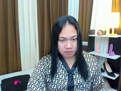 Freechat TsUncutKaren on StripChat