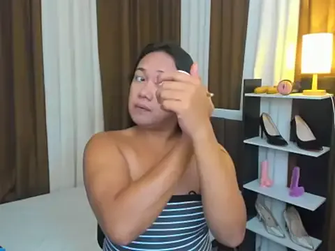 Freechat TsUncutKaren on StripChat