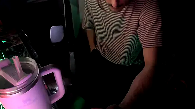 Offline twink69Finger on StripChat