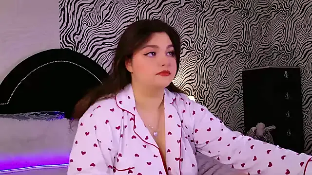 Offline UR_BELLA on StripChat