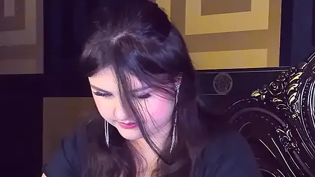 Offline UR_BELLA on StripChat