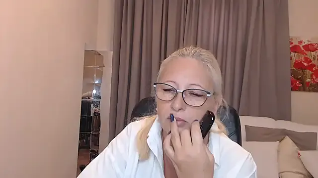 Offline ValeriaSharm on StripChat