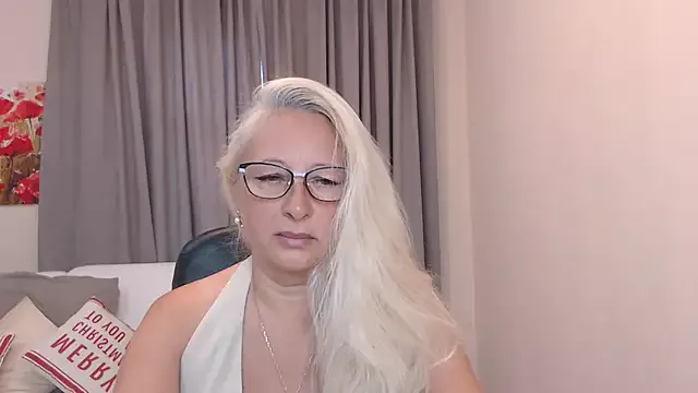 Offline ValeriaSharm on StripChat