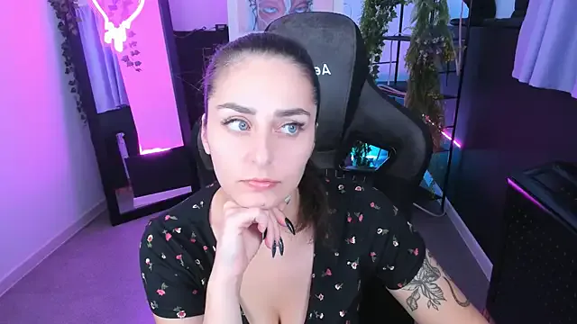 ValeriiMills on StripChat