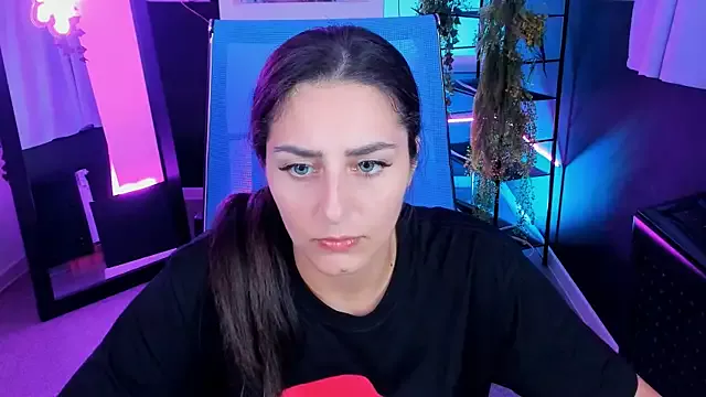 ValeriiMills on StripChat