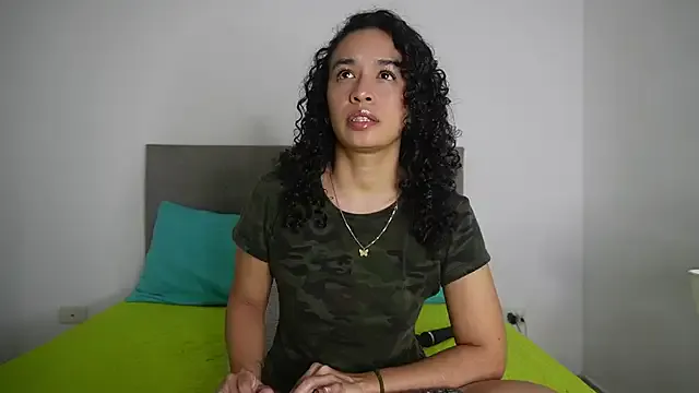 VelvetCurls on StripChat 