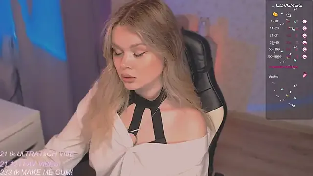 Offline VeronaAura on StripChat