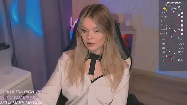 Offline VeronaAura on StripChat