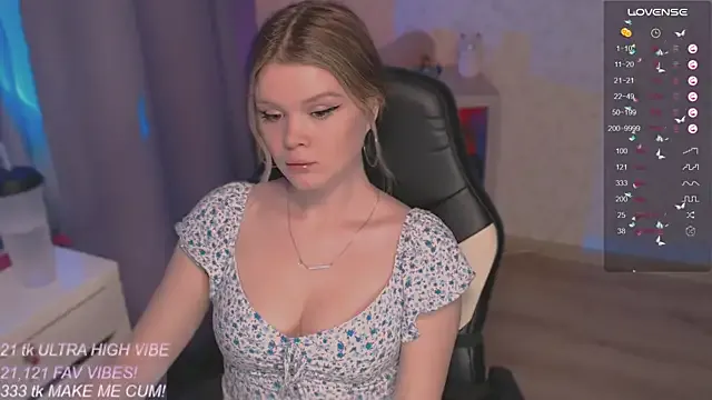 Offline VeronaAura on StripChat